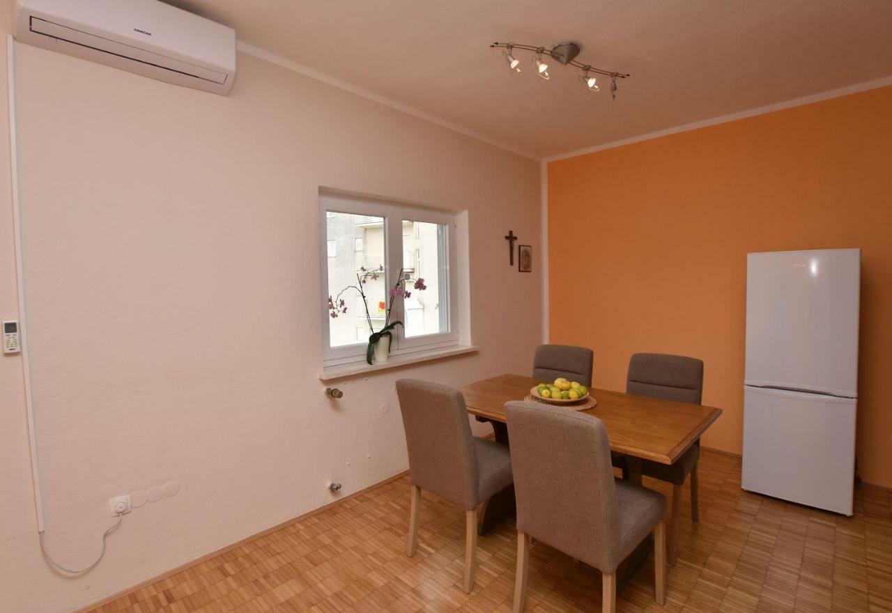 Apartments Jelka พรีมอชเตน ภายนอก รูปภาพ